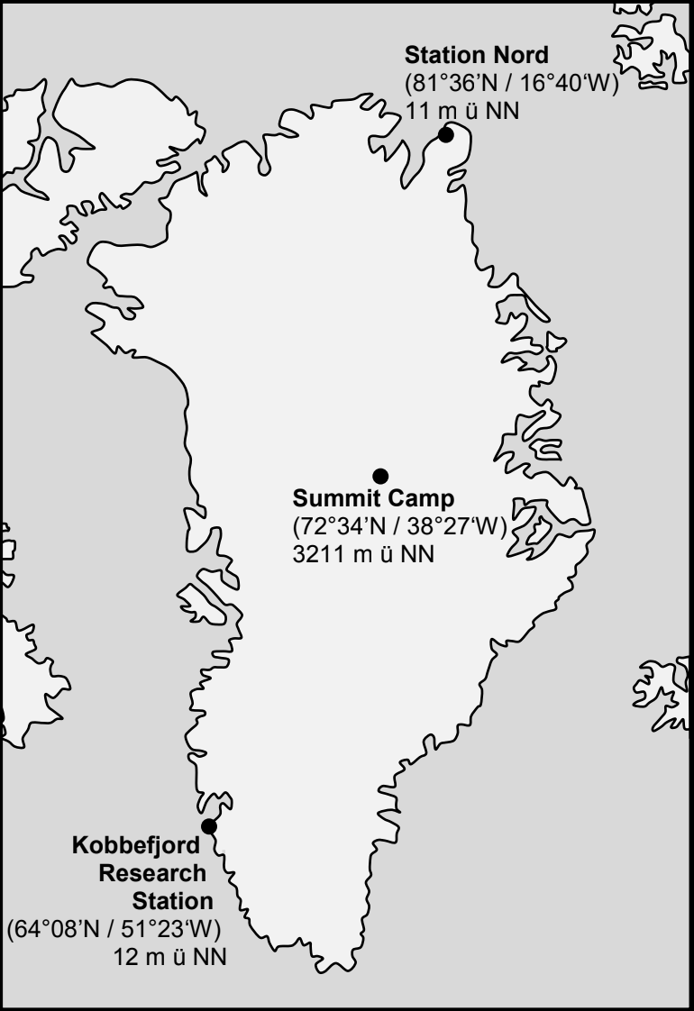 Schwarz-weiß Karte von Grönland mit markierten Forschungsstationen: Station Nord, Summit Camp, Kobbefjord